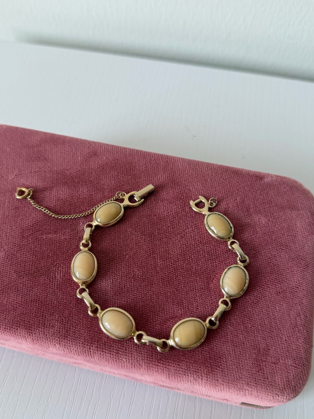 Vintage Sarah Coventry Gold Tone Cream Cabochon Link Bracelet with Safety Chain